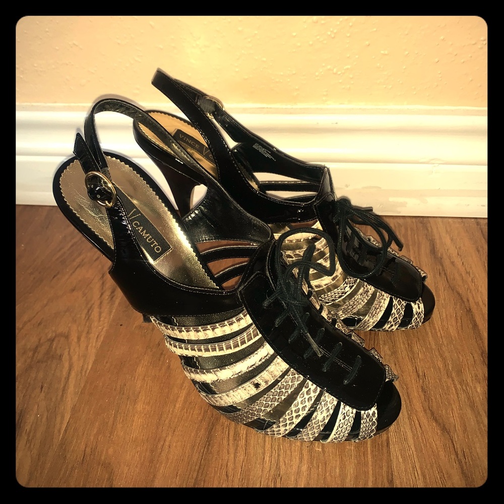 🔥🔥 Snake print Vince Camuto slings 🔥🔥